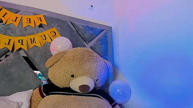 Snapshot of Sweet_Salome1 chatting on November 15, 2025, 12:53 pm Sweet Salome1 online show from November 15, 2025, 12:53 pm