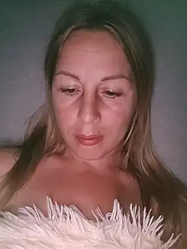 Snapshot of LunaSugarX chatting on September 22, 2025, 9:10 pm LunaSugarX online show from September 22, 2025, 9:10 pm