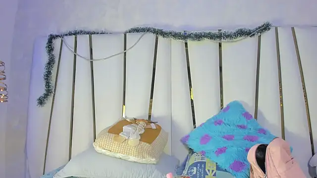 bonnie sm online show from December 16, 2025, 8:02 pm