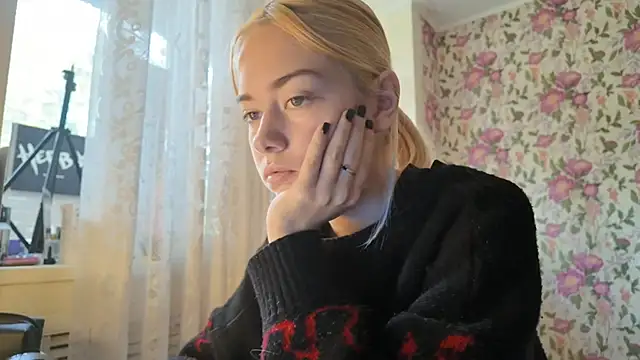 Snapshot of Witching_Moon chatting on October 3, 2025, 8:05 am Witching Moon online show from October 3, 2025, 8:05 am