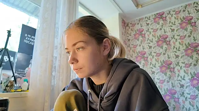 Snapshot of Witching_Moon chatting on September 19, 2025, 7:56 am Witching Moon online show from September 19, 2025, 7:56 am