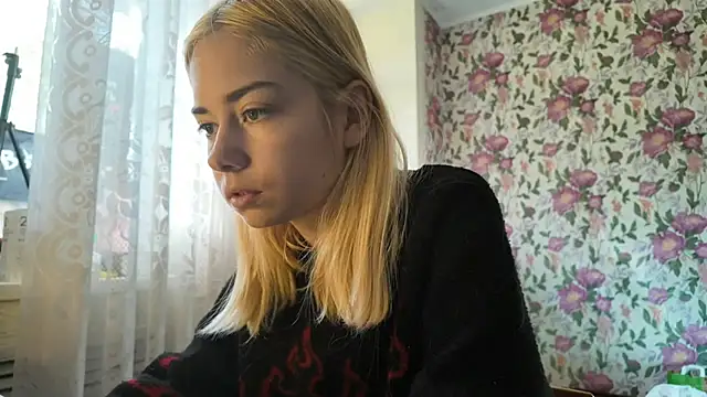 Snapshot of Witching_Moon chatting on October 4, 2025, 7:21 am Witching Moon online show from October 4, 2025, 7:21 am