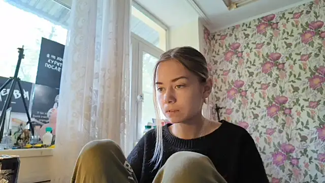 Snapshot of Witching_Moon chatting on September 18, 2025, 8:17 am Witching Moon online show from September 18, 2025, 8:17 am