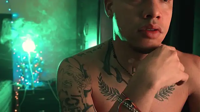 AlphaMasterXxx online show from April 8, 2026, 10:39 am