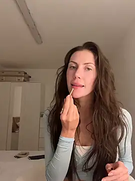 Snapshot of MilaRenee chatting on March 15, 2026, 9:55 pm MilaRenee online show from March 15, 2026, 9:55 pm