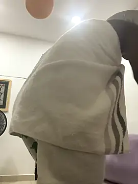 Snapshot of EmilyKisx chatting on November 20, 2025, 10:05 am EmilyKisx online show from November 20, 2025, 10:05 am