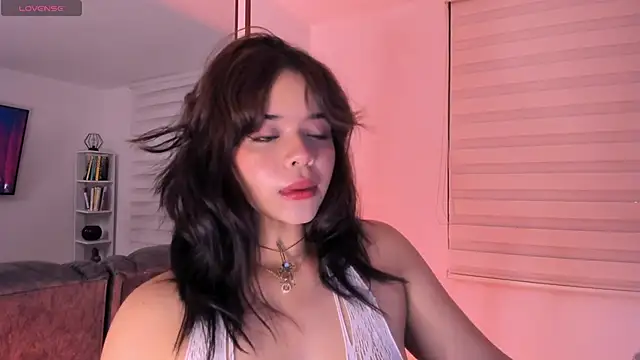 Snapshot of NikaVelvet1 chatting on November 10, 2025, 11:32 pm NikaVelvet1 online show from November 10, 2025, 11:32 pm