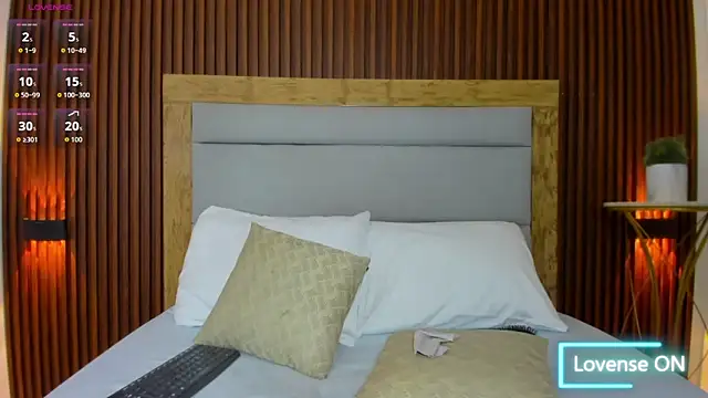 agata noir online show from October 4, 2025, 3:19 am