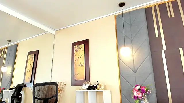OliviGrace online show from June 4, 2026, 9:08 pm