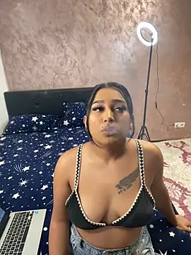 Snapshot of JaneetDeea chatting on November 15, 2025, 3:27 pm JaneetDeea online show from November 15, 2025, 3:27 pm