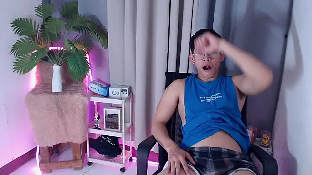 Snapshot of pinkcock_froi2305 chatting on December 14, 2025, 2:18 am pinkcock froi2305 online show from December 14, 2025, 2:18 am