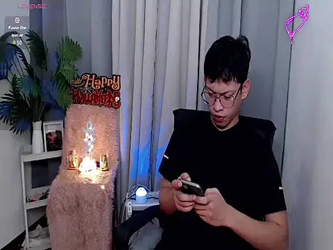 Snapshot of pinkcock_froi2305 chatting on October 24, 2025, 4:00 am pinkcock froi2305 online show from October 24, 2025, 4:00 am