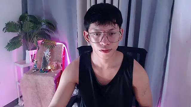 Snapshot of pinkcock_froi2305 chatting on November 17, 2025, 8:29 am pinkcock froi2305 online show from November 17, 2025, 8:29 am