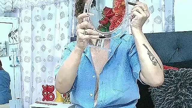 Snapshot of Victoriacoperino chatting on November 4, 2025, 3:27 pm Victoriacoperino online show from November 4, 2025, 3:27 pm