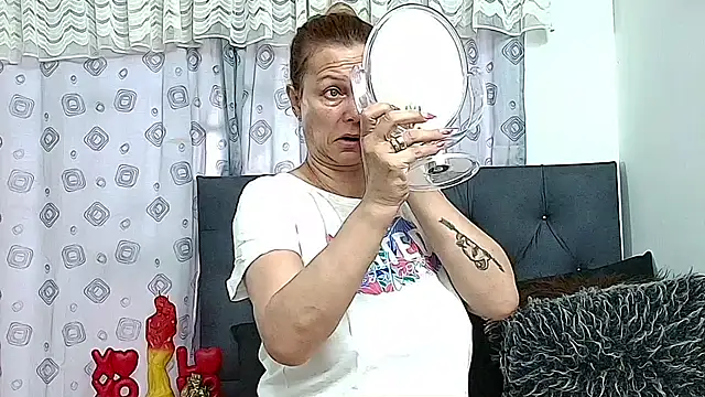 Snapshot of Victoriacoperino chatting on November 24, 2025, 2:17 pm Victoriacoperino online show from November 24, 2025, 2:17 pm