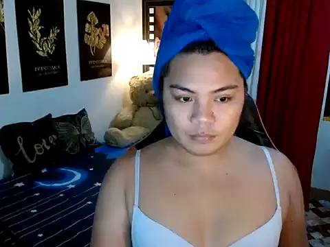 Snapshot of TSbrianaHugeCock chatting on November 15, 2025, 7:40 pm TSbrianaHugeCock online show from November 15, 2025, 7:40 pm