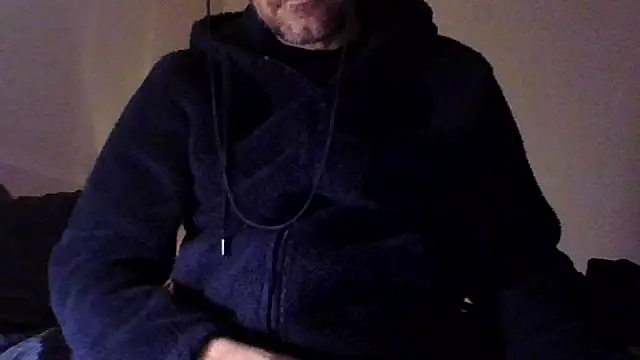 Snapshot of Skeye2 chatting on November 17, 2025, 11:09 pm Skeye2 online show from November 17, 2025, 11:09 pm