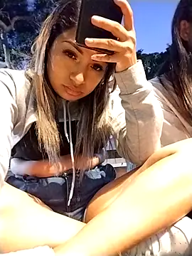 Snapshot of katerinth chatting on February 4, 2026, 12:05 am katerinth online show from February 4, 2026, 12:05 am