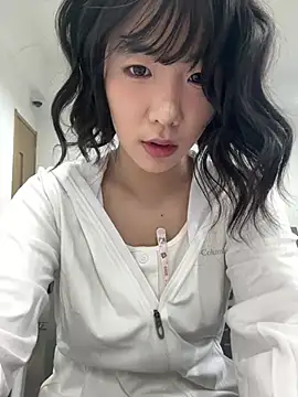 luluya1314 online show from April 14, 2026, 10:31 am