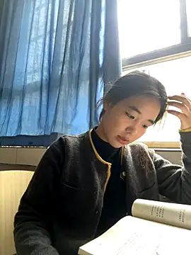 Snapshot of luluya1314 chatting on November 10, 2025, 5:23 am luluya1314 online show from November 10, 2025, 5:23 am