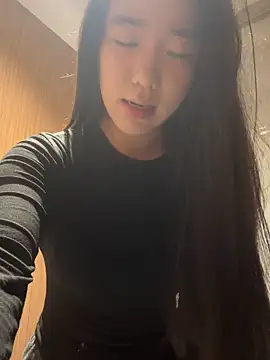 Snapshot of luluya1314 chatting on November 27, 2025, 2:12 am luluya1314 online show from November 27, 2025, 2:12 am