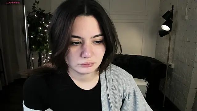 Dark Moni online show from March 27, 2026, 2:42 am