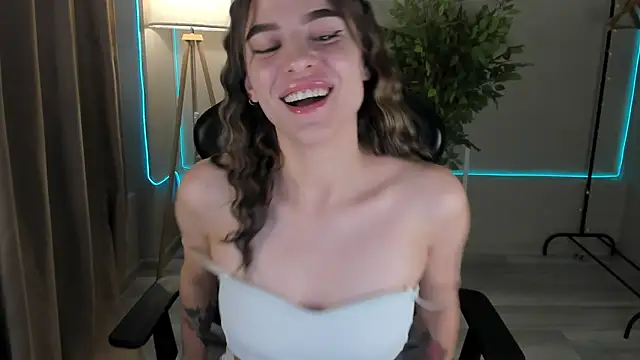 lasly moon online show from April 11, 2026, 12:07 am