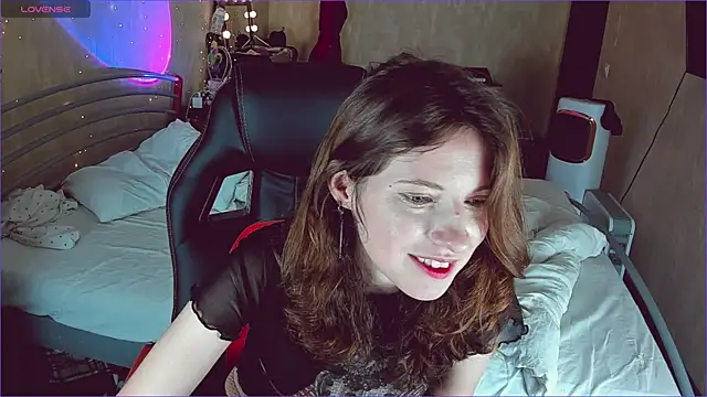 Snapshot of Agata_in_Wonderland chatting on September 14, 2025, 9:37 pm Agata in Wonderland online show from September 14, 2025, 9:37 pm