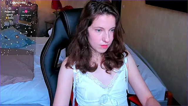 Snapshot of Agata_in_Wonderland chatting on November 6, 2025, 11:14 am Agata in Wonderland online show from November 6, 2025, 11:14 am