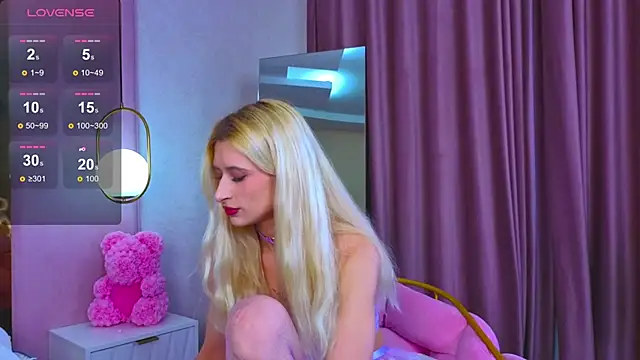 Snapshot of Monica_Leen chatting on November 7, 2025, 6:29 am Monica Leen online show from November 7, 2025, 6:29 am