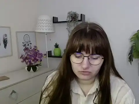 Snapshot of Julie_Diamond chatting on November 24, 2025, 1:44 pm Julie Diamond online show from November 24, 2025, 1:44 pm