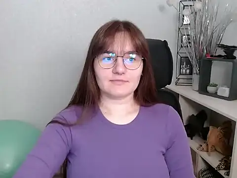 Snapshot of Julie_Diamond chatting on November 14, 2025, 1:37 pm Julie Diamond online show from November 14, 2025, 1:37 pm