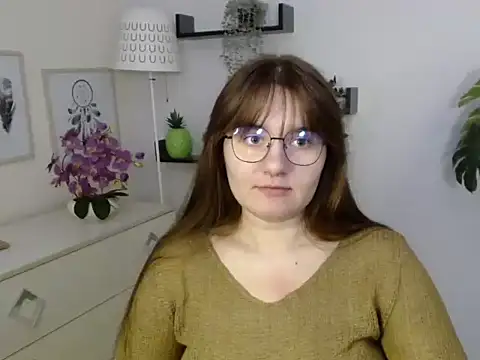 Snapshot of Julie_Diamond chatting on November 10, 2025, 1:49 pm Julie Diamond online show from November 10, 2025, 1:49 pm