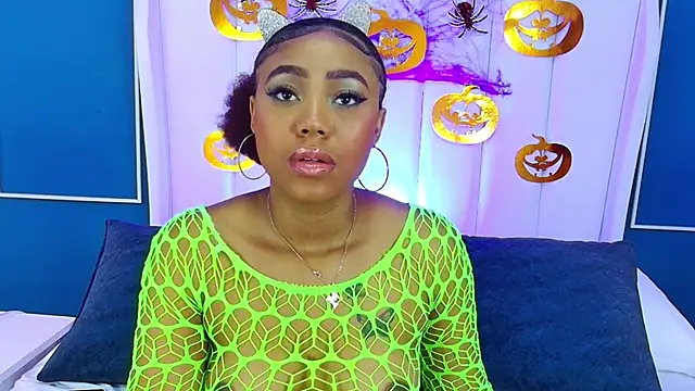 Snapshot of AngelaRoberts chatting on October 26, 2025, 4:35 am AngelaRoberts online show from October 26, 2025, 4:35 am