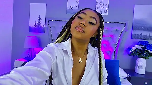 Snapshot of AngelaRoberts chatting on November 10, 2025, 4:17 am AngelaRoberts online show from November 10, 2025, 4:17 am