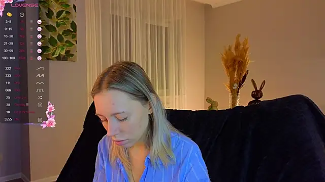 Snapshot of NyxaThorn chatting on November 22, 2025, 2:38 pm NyxaThorn online show from November 22, 2025, 2:38 pm