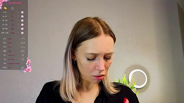 Snapshot of NyxaThorn chatting on November 24, 2025, 2:50 pm NyxaThorn online show from November 24, 2025, 2:50 pm