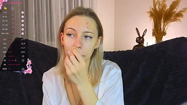 Snapshot of NyxaThorn chatting on November 10, 2025, 2:33 pm NyxaThorn online show from November 10, 2025, 2:33 pm