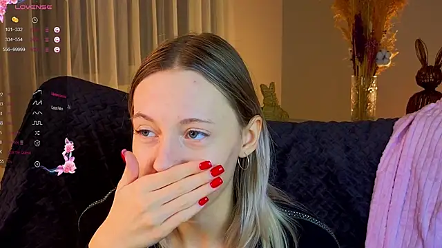 Snapshot of NyxaThorn chatting on December 1, 2025, 2:40 pm NyxaThorn online show from December 1, 2025, 2:40 pm