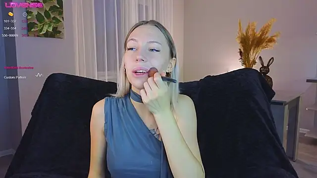 Snapshot of NyxaThorn chatting on October 23, 2025, 2:38 pm NyxaThorn online show from October 23, 2025, 2:38 pm