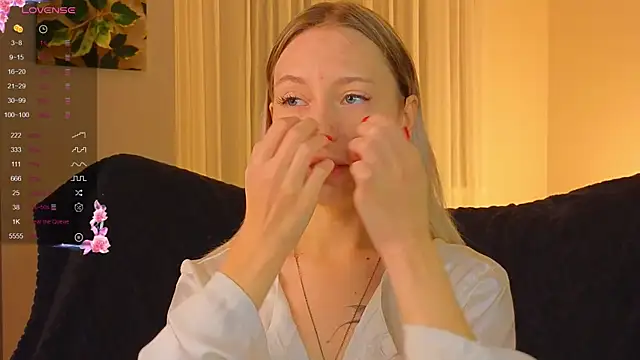 Snapshot of NyxaThorn chatting on November 14, 2025, 2:43 pm NyxaThorn online show from November 14, 2025, 2:43 pm