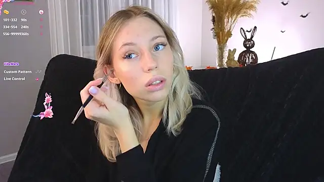 Snapshot of NyxaThorn chatting on November 2, 2025, 2:44 pm NyxaThorn online show from November 2, 2025, 2:44 pm