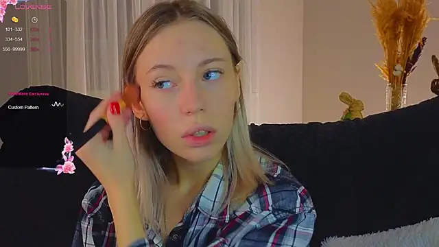 Snapshot of NyxaThorn chatting on November 21, 2025, 2:38 pm NyxaThorn online show from November 21, 2025, 2:38 pm