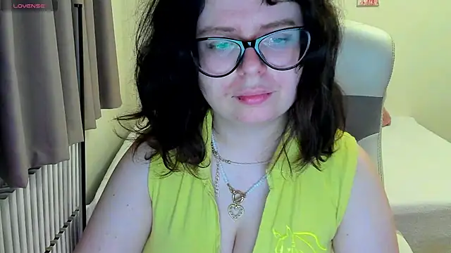 MilisaSweet777 online show from December 20, 2025, 8:44 pm