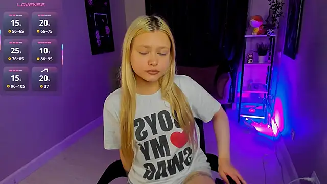 Snapshot of Millie_Vanillies chatting on October 4, 2025, 3:24 pm Millie Vanillies online show from October 4, 2025, 3:24 pm