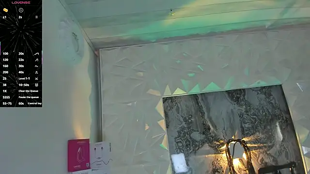 Luciana r online show from March 24, 2026, 1:11 pm