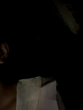 Snapshot of __Nhug__05 chatting on September 10, 2025, 12:42 am   Nhug  05 online show from September 10, 2025, 12:42 am