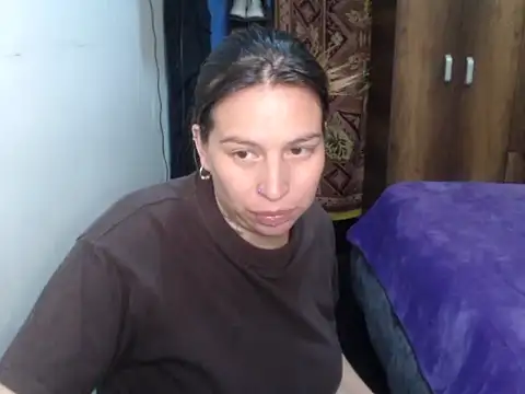 cloequeen15 online show from March 14, 2026, 3:23 am