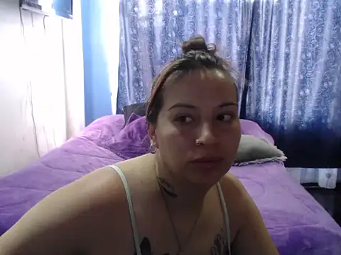 cloequeen15 online show from October 4, 2025, 1:12 pm