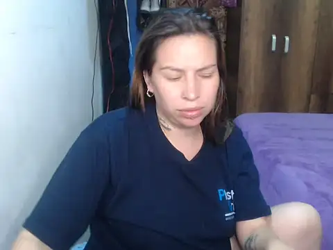 cloequeen15 online show from March 31, 2026, 11:29 pm